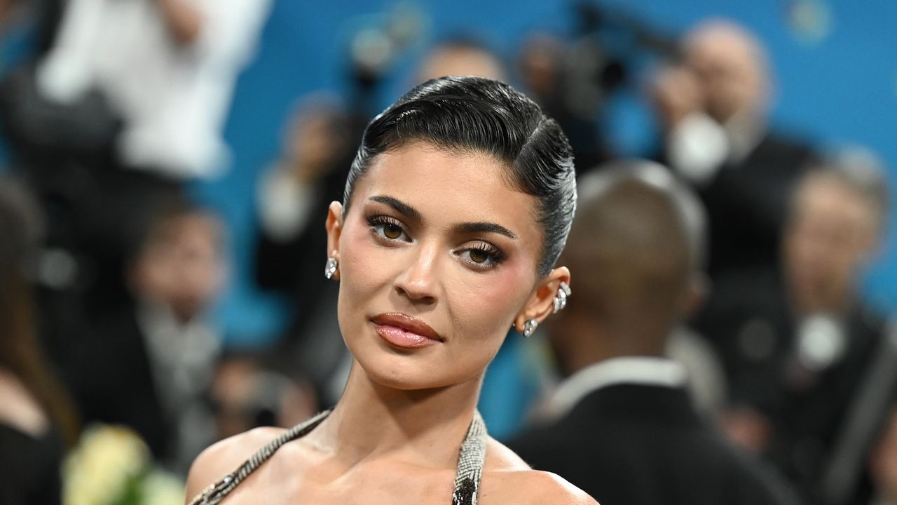 Кайли Дженнер надела прозрачный корсет на Met Gala 2025 — Смотрите фото