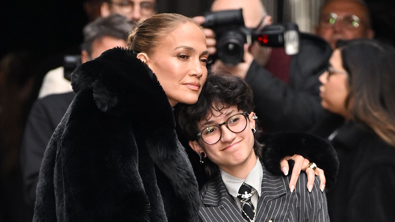 Emme Muñiz lució esta tendencia de zapatos del 2025 mientras salía con su mamá Jennifer Lopez