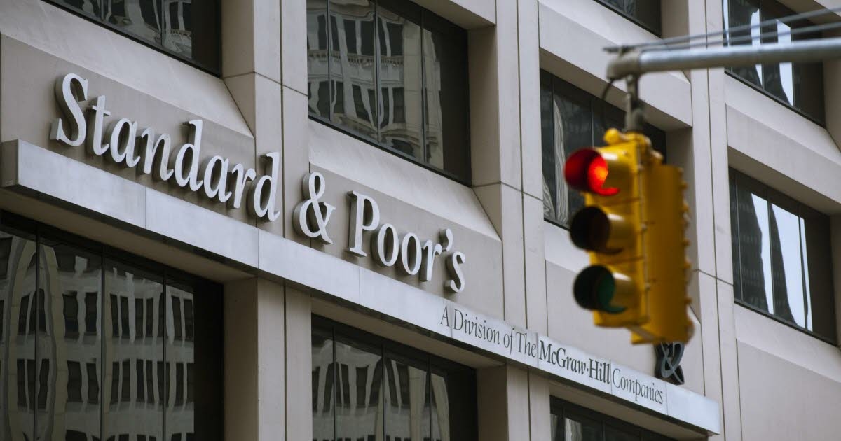 Economia. S&P mantém classificação e perspectiva negativa da França