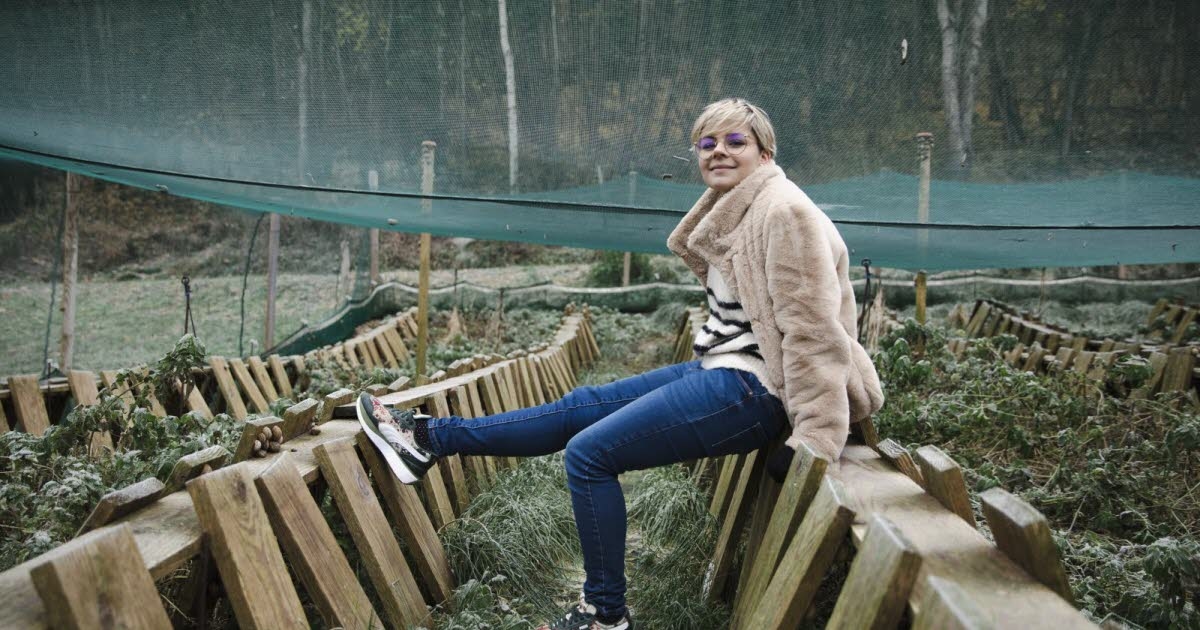 Burgundy. "At the end of her rope," Perrine, a former contestant on Love is in the Meadow, is putting her farm up for sale.