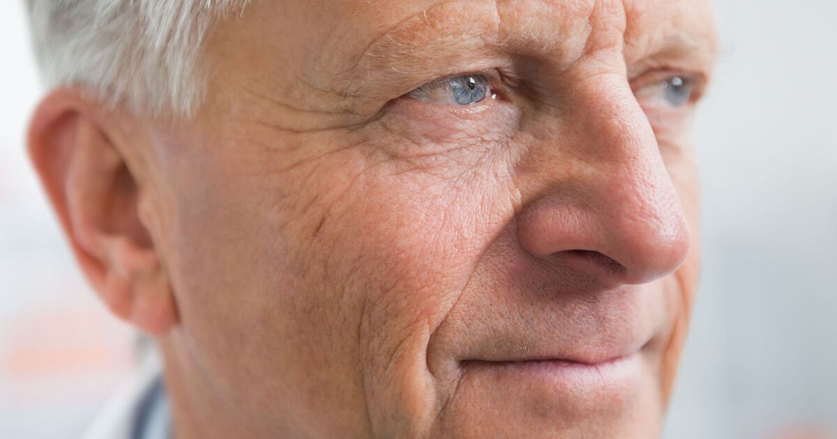 Il colesterolo pericolosamente alto può essere individuato negli occhi: cosa cercare