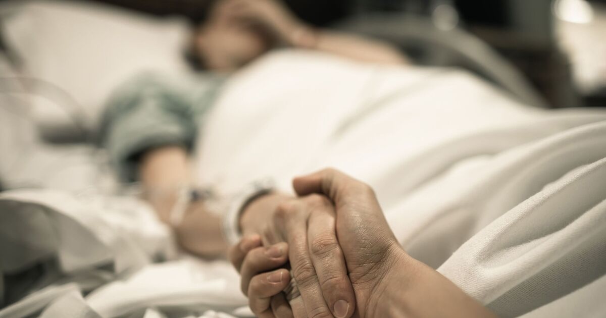 Enfermeira compartilha sintoma devastador de fim de vida que as pessoas acreditam ser recuperação dias antes da morte