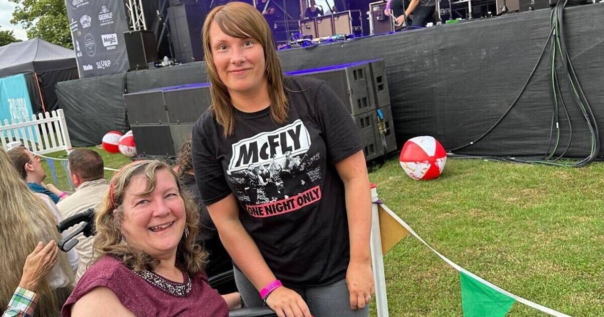 'Doctors thought I had leg weakness - true diagnosis left me in disbelief'