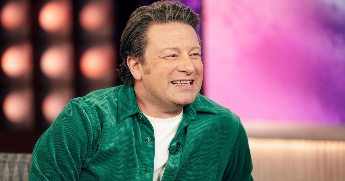 El nuevo libro de Jamie Oliver pretende simplificar la alimentación saludable para los británicos confundidos