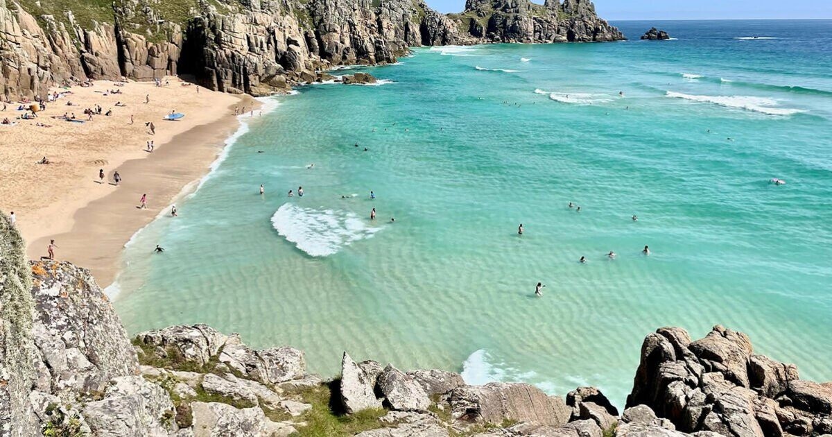 Il piccolo villaggio costiero della Cornovaglia che ospita una delle spiagge più belle del mondo