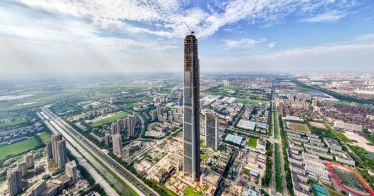The world's tallest abandoned skyscraper - 128 floors but now a complete eye-sore