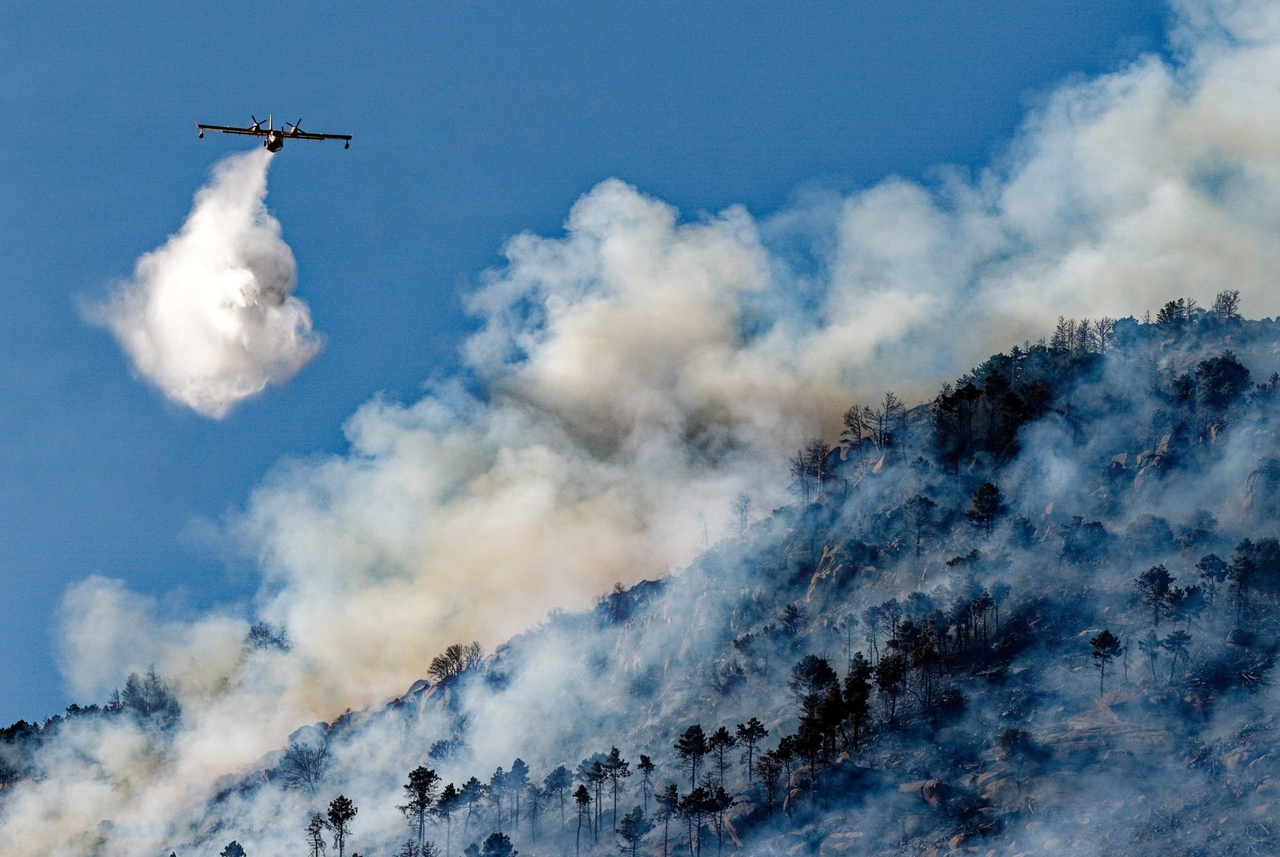 A Espanha reduziu os incêndios florestais em 35% em uma década, mas agora eles estão mais incontroláveis.