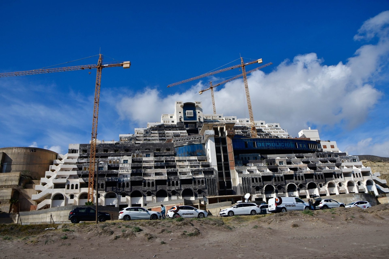 Carboneras (Almería) publishes the modification that declares El Algarrobico unbuildable