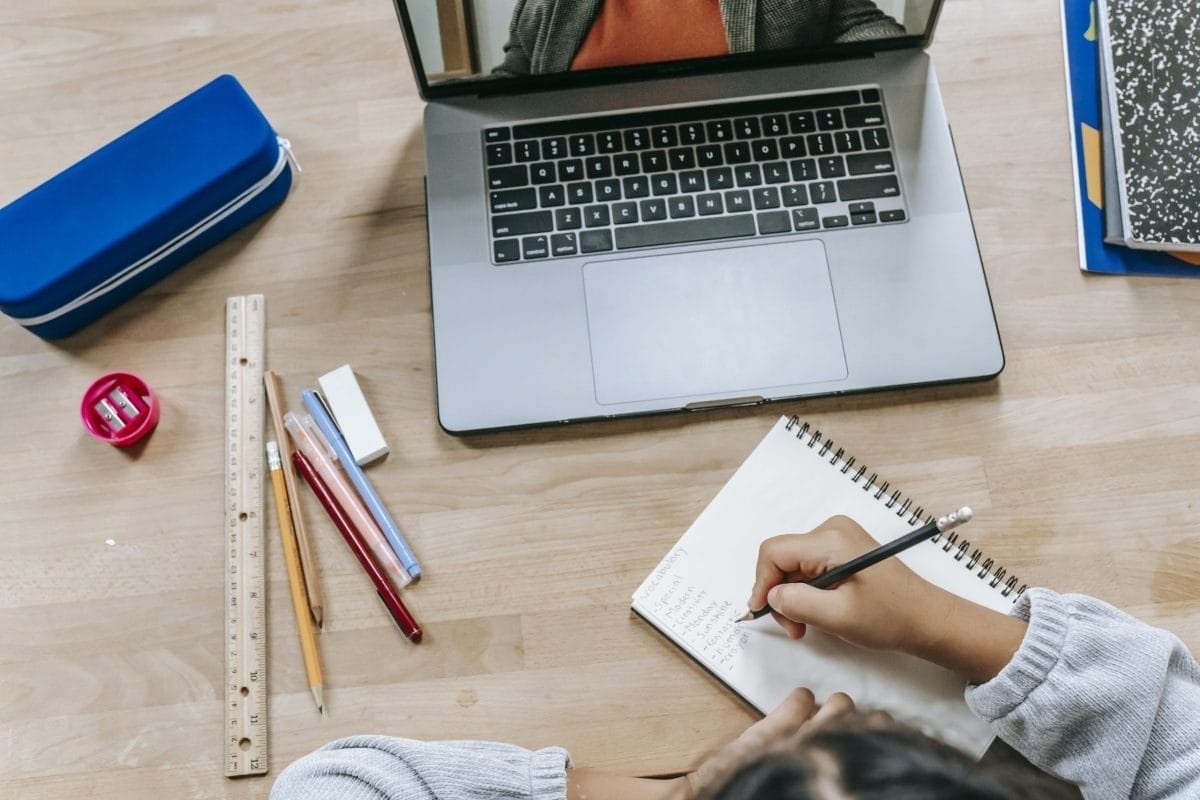 Çevrimiçi Eğitim Yükselişte: Gelişmiş Canva Kursları ve STEM Diploması 29 Nisan'da Başlıyor