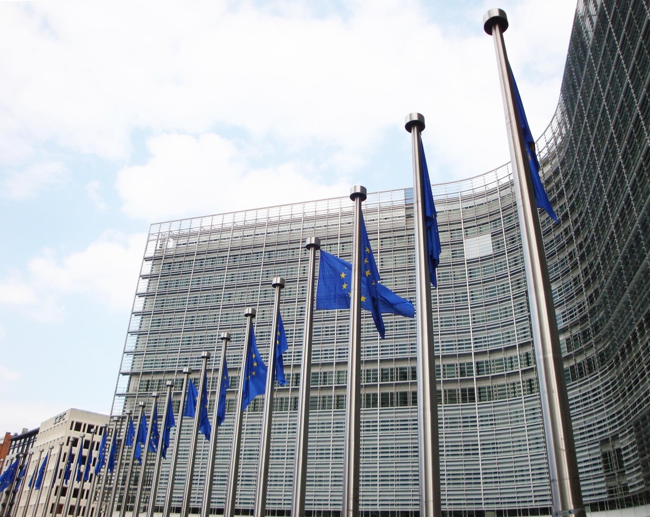 CBAM: Komisja Europejska rozpoczyna konsultacje w sprawie podatku węglowego na granicach