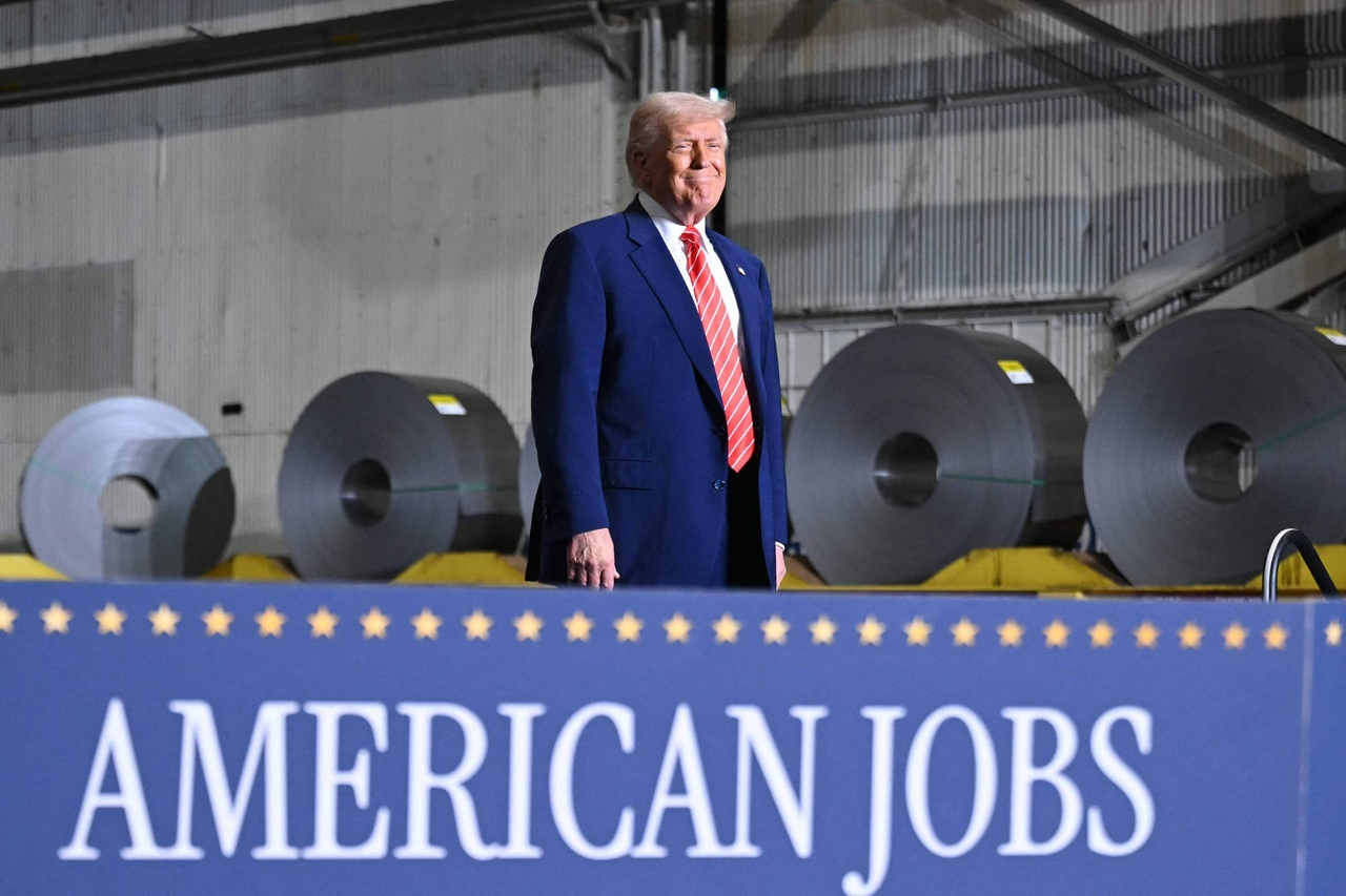 Trump mówi, że podwoi cła na stal do 50%