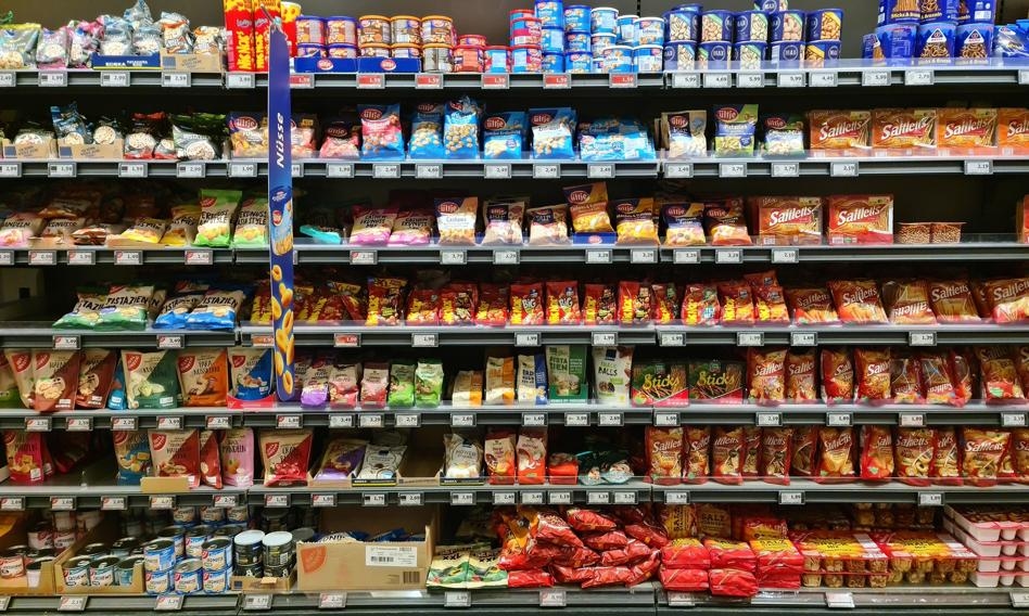 Divieto di vendita di snack: Monaco di Baviera introduce il divieto serale di vendita di patatine.