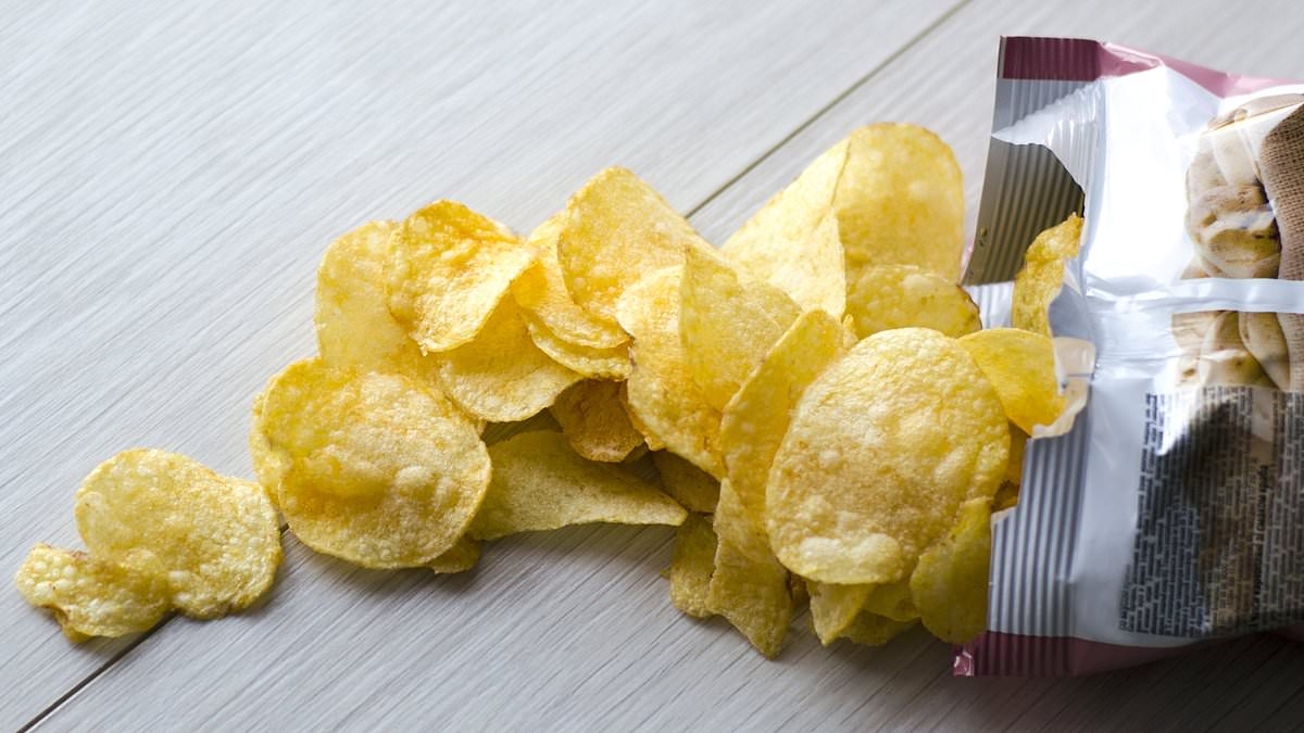 You're eating crisps wrong! Nutritionist reveals key snacking mistake that's making you pile on weight