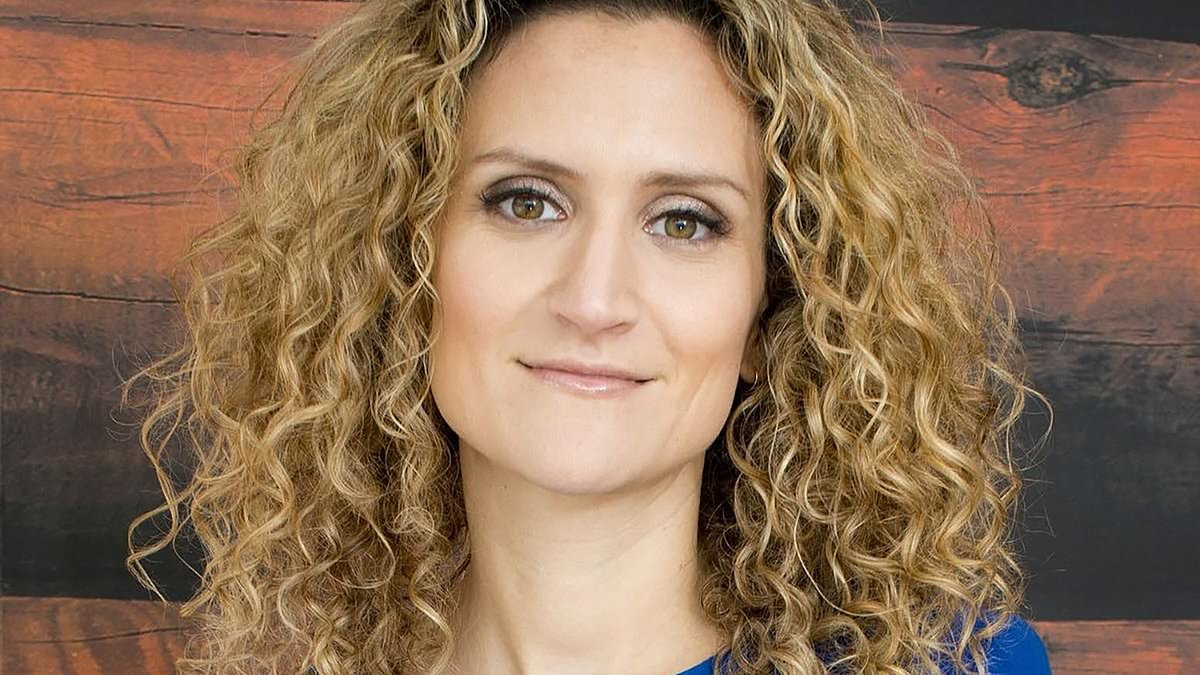 ¿Qué tan preocupada debo estar por mis manchas marrones y costrosas en la piel? La Dra. Ellie revela si debería preocuparse por el cáncer.
