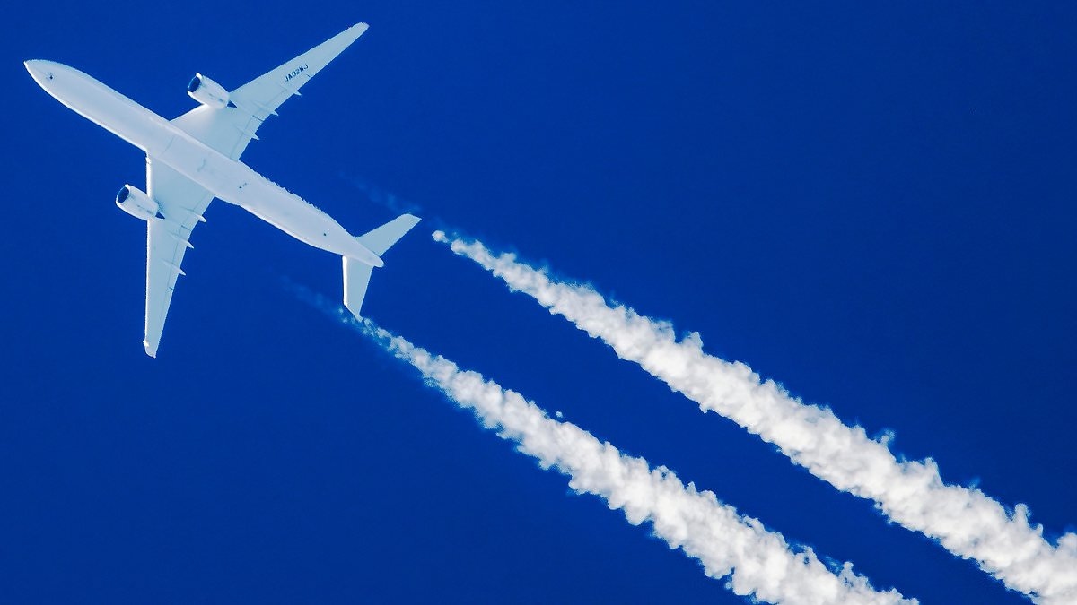 Mass poisoning. Mind control. And weather tampering. The TRUTH about 'chemtrails'