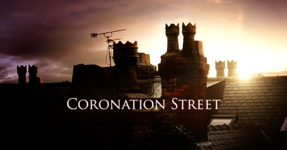 Coronation Street yıldızı, ailevi acil durum nedeniyle etkinlikten çekilen hayranlarını endişelendiriyor
