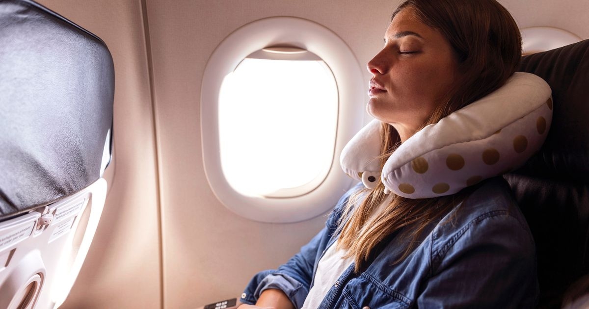 Sleep expert's 'military hack' to fall asleep on a plane in just 5 minutes