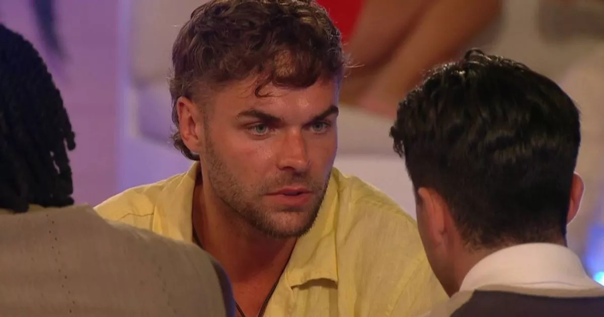 Love Island'dan Harry, gösteriden 'hemen önce' Islander'ın arkadaşıyla çıktığını doğruladı