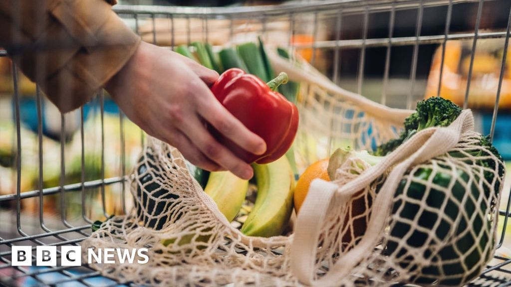 Il governo chiede ai supermercati di rendere il cibo sano più invitante