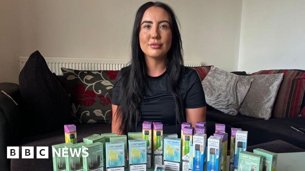 'I don't know what we'll do' - Vapers panic-buy ahead of disposables ban