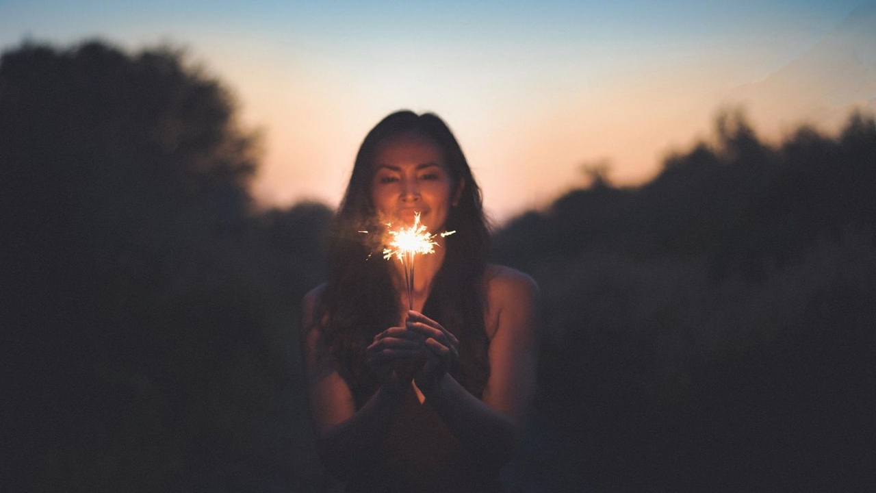 Psychologie: 3 signalen die het universum je stuurt voordat je je grote geluk vindt