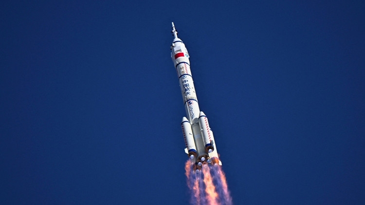 Statek kosmiczny nie mógł powrócić z powodu „śmieci kosmicznych”