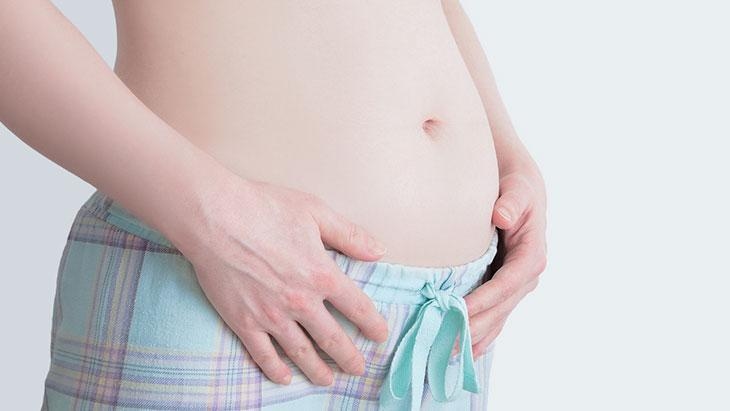 ¡Reduce la calidad de vida! 7 soluciones para un vientre plano por la mañana y un vientre hinchado por la noche