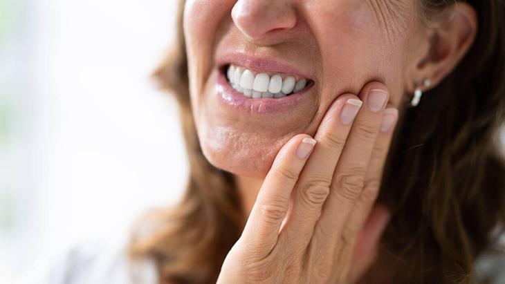 Wygląda zdrowo, ale jest bombą cukrową: Produkty, które po cichu niszczą zęby