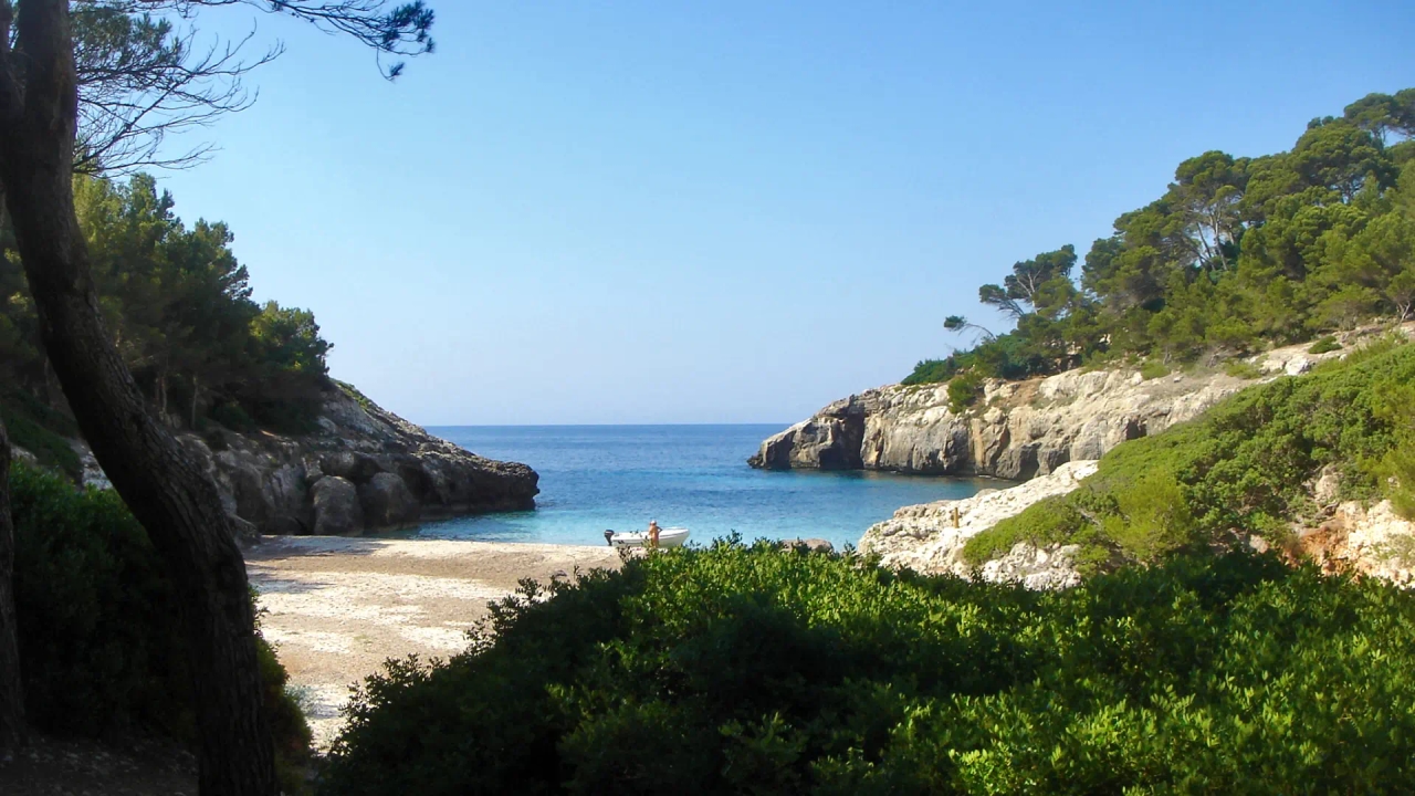 Acht geheime Strände im Mittelmeer: ​​von Tarragona bis Menorca