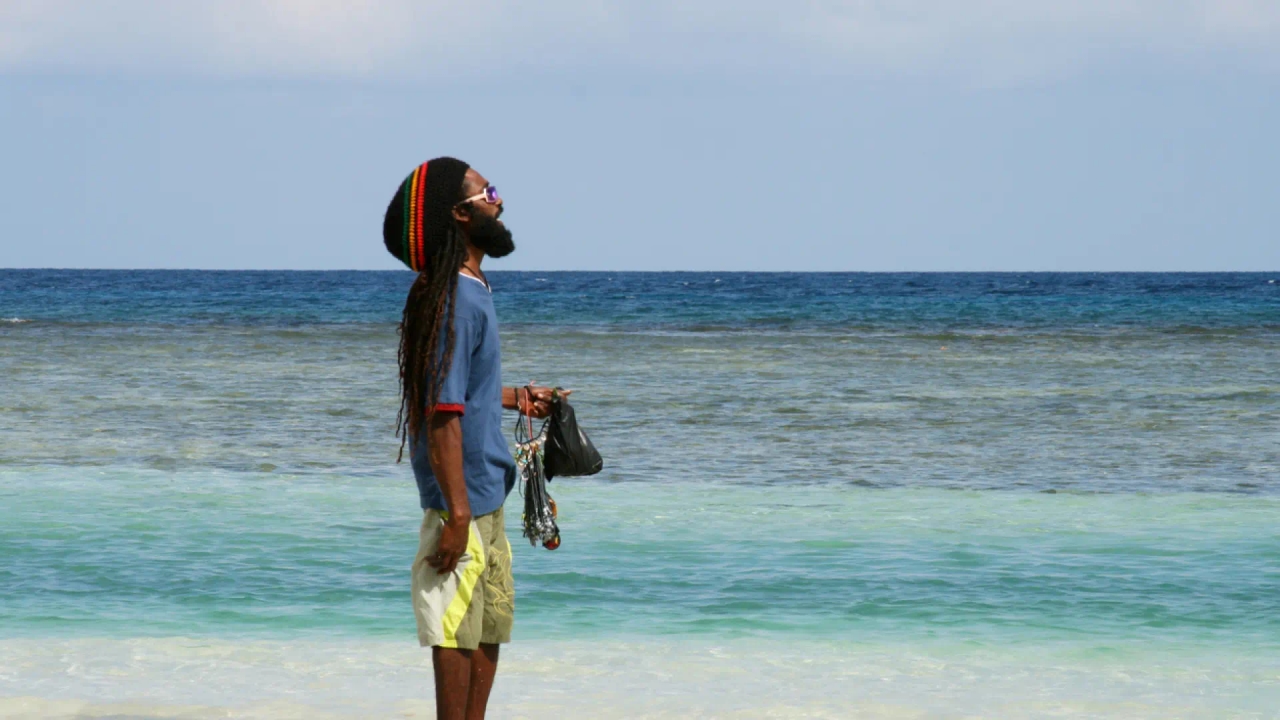 L'isola caraibica che vive al ritmo del reggae: spiagge cristalline, natura rigogliosa e un'atmosfera davvero unica.