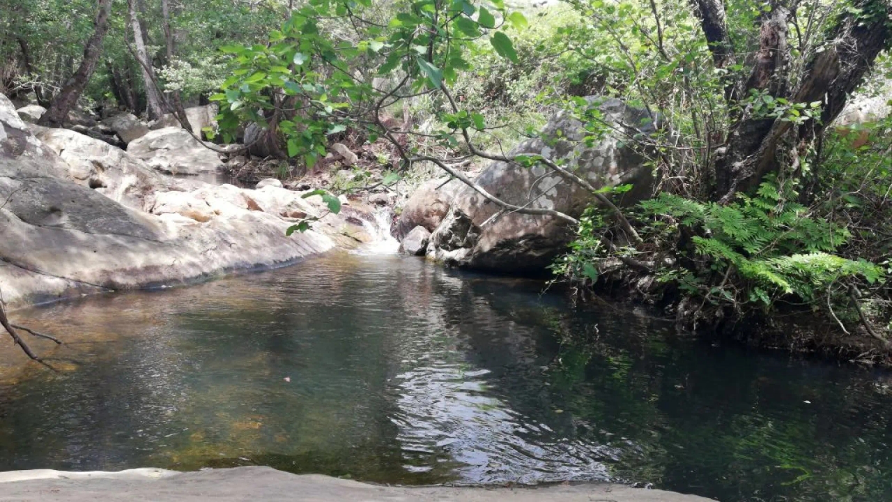 One of the most impressive hiking trails in Cádiz: pools, waterfalls, and a unique setting.