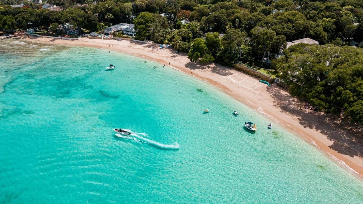 Learn about the hotel, restaurant, and travel experience discounts Barbados offers its visitors.