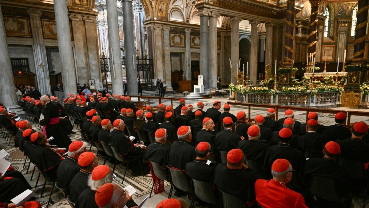 Primero de mayo, una jornada de pausa y reflexión para los cardenales a una semana del cónclave