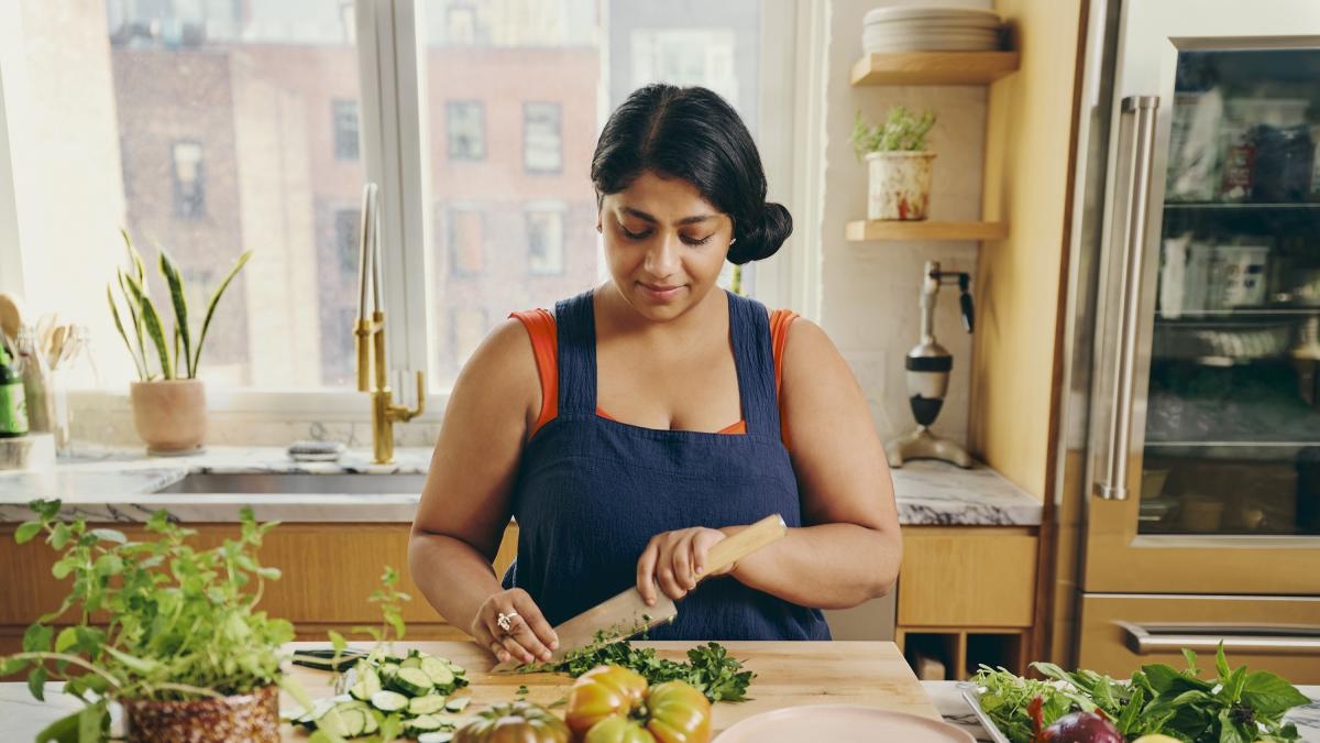 Airbnb revamps its app to include experiences: you can now request everything from chefs to wrestling classes.