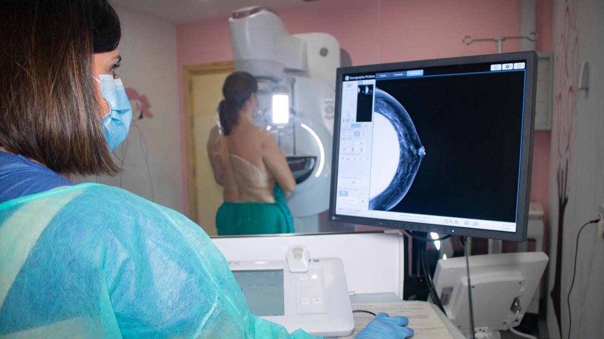 Virtuele kopieën van vrouwen met kanker ontwikkeld met behulp van AI om precisiegeneeskunde te bevorderen