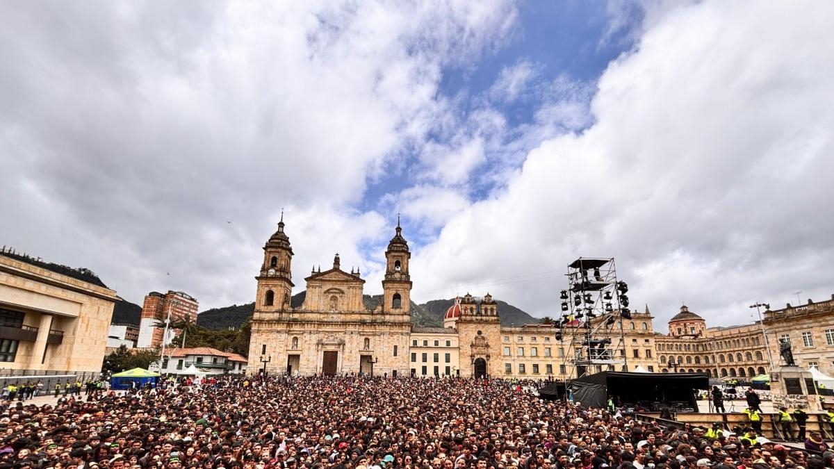 Concerto della Speranza in Plaza de Bolívar a Bogotà: musica, messaggi e rivolte hanno segnato la giornata