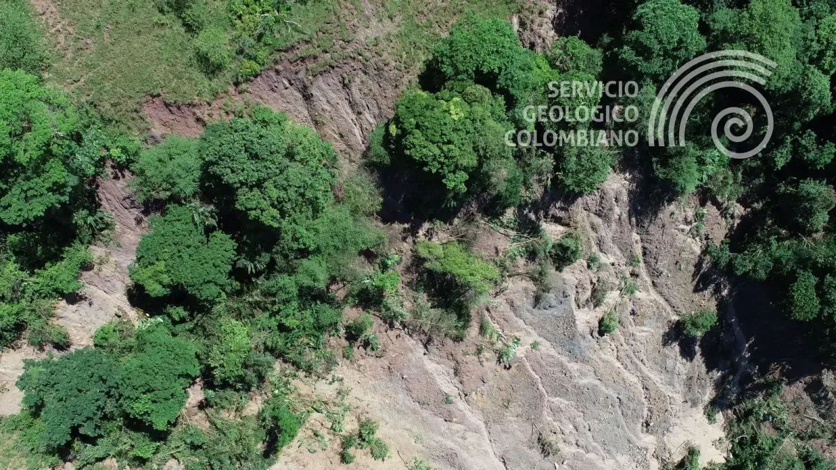 Terremoto de Paratebueno provocou deslizamento de terra em 60 hectares perto da rodovia Cumaral, diz Serviço Geológico
