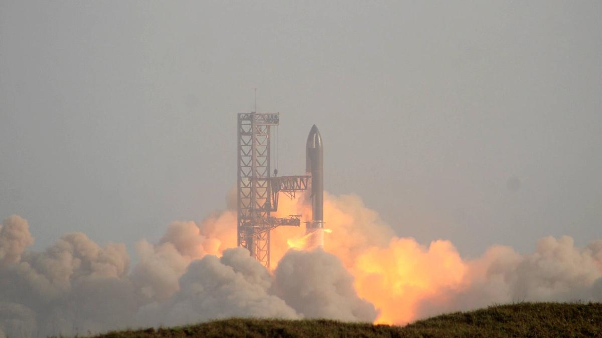 A NASA diz que a SpaceX está ficando atrás da China e abre o contrato para outras empresas.