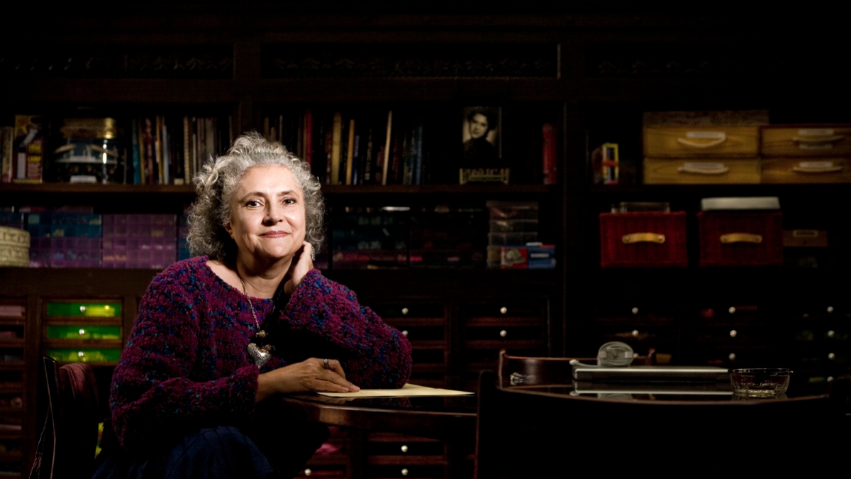 'Art is the only way to disobey the system': writer Laura Esquivel, one of the guests at CELAC