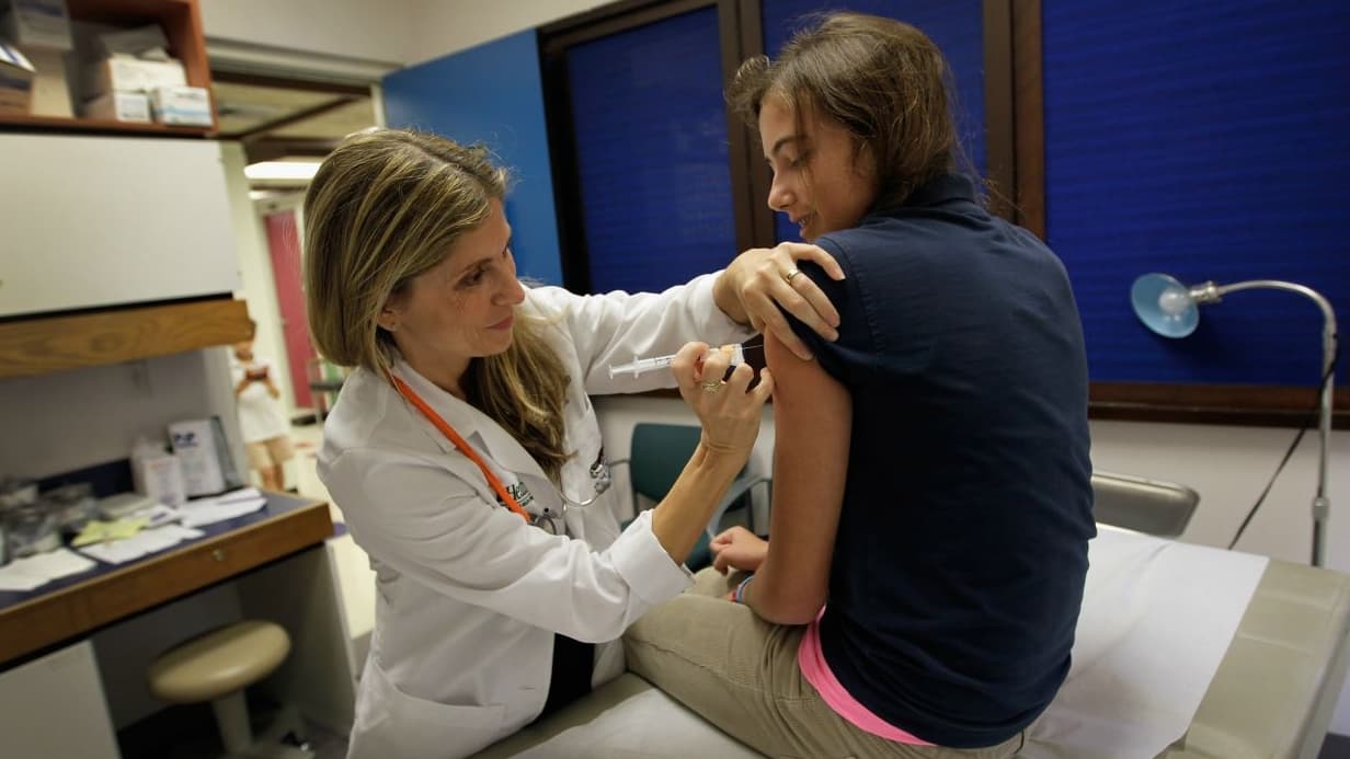 Virus del papiloma humano (VPH): se recomienda la vacunación de actualización para todas las personas hasta los 26 años