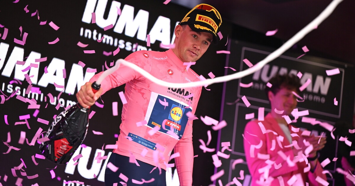 Mads Pedersen weiß immer noch, wie man errötet. Der Däne gewann die 1. Etappe des Giro