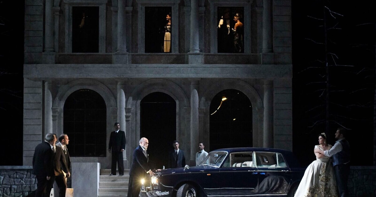 O pathos de Tosca contra a arrogância do poder