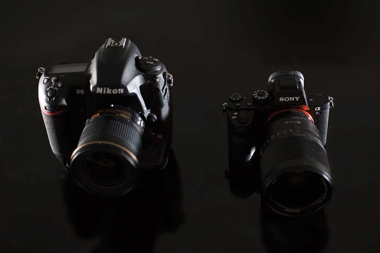 ¿Deberías deshacerte de tu cámara SLR y cambiarla por una cámara sin espejo?