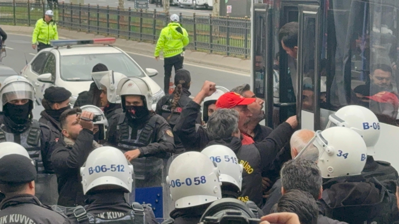 Intervención contra el grupo que pretendía marchar sin permiso desde Beşiktaş y Şişli a Taksim