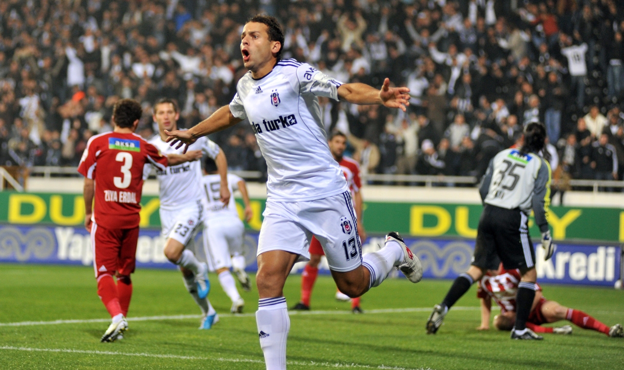 El comentario del exdelantero del Beşiktaş Bobo sobre el derbi del Fenerbahçe
