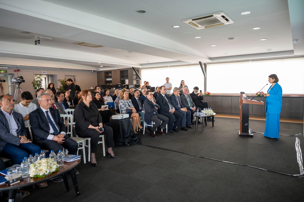 Tratamento preciso para o câncer: Workshop sobre 'Terapia de Prótons' é realizado