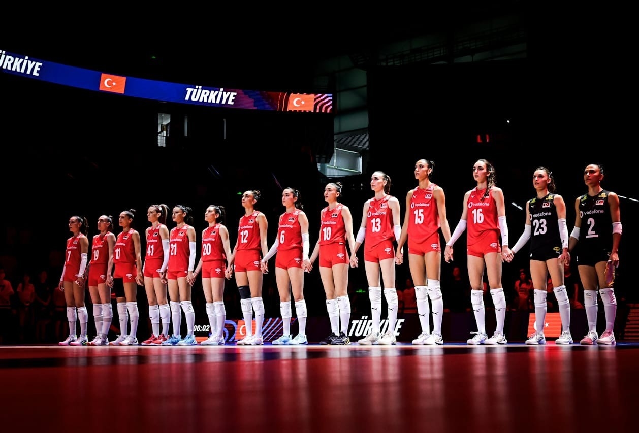 Seleção Feminina de Vôlei derrotou a Polônia por 3 a 2