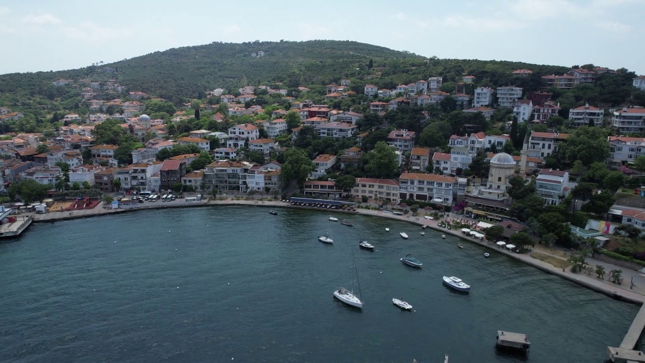 Crise des navires de transport à Burgazada : la plainte pour « remplissage illégal » à l'ordre du jour