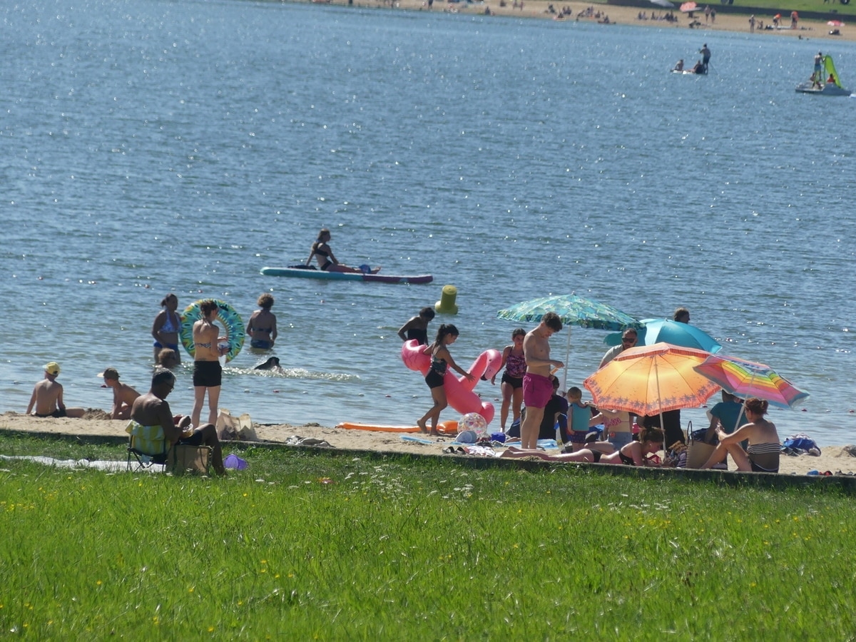 Ludzie na plaży