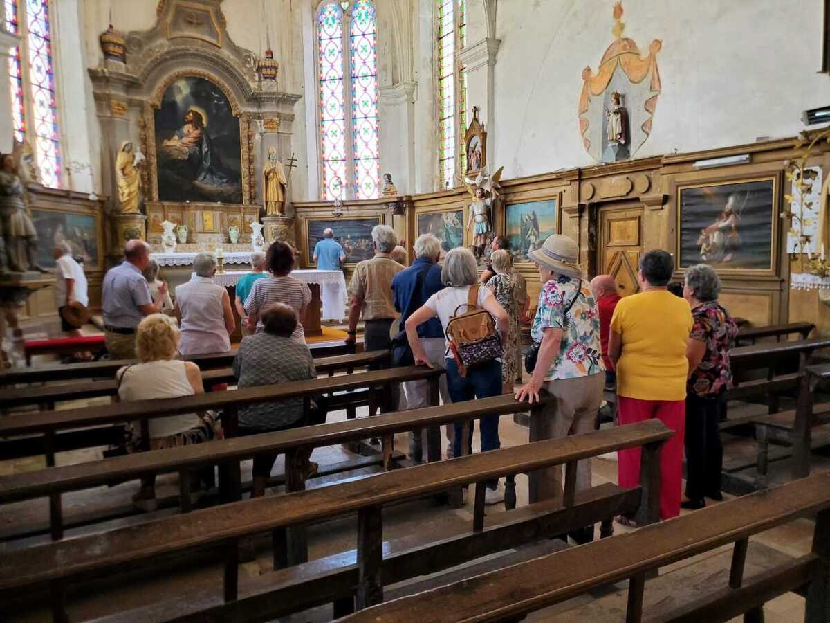 A Igreja de Saint-Rémy revela seus tesouros